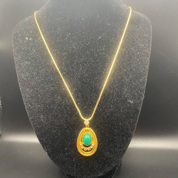 Vintage 3D Gold Tone Necklace Green Cabochon Rhinestone Pendant Rope Accent 24" - Picture 3 of 6